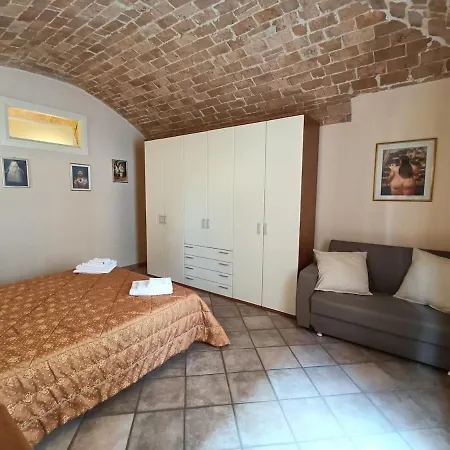 Via Angelo Brofferio - Centro Storico アスティ